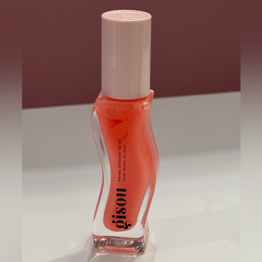 Gisou Honey Infused Hydrating Lip Oil in Bee-lini Peach